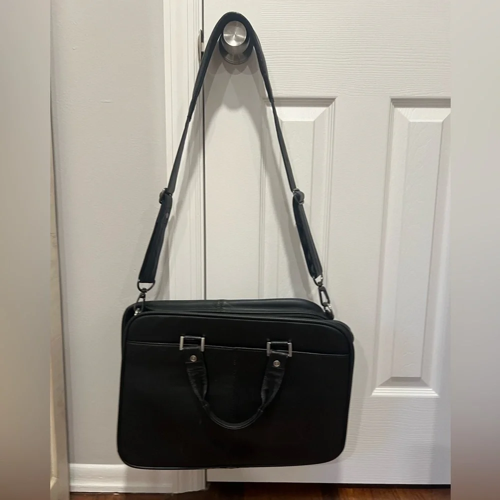 Leather laptop bag in black